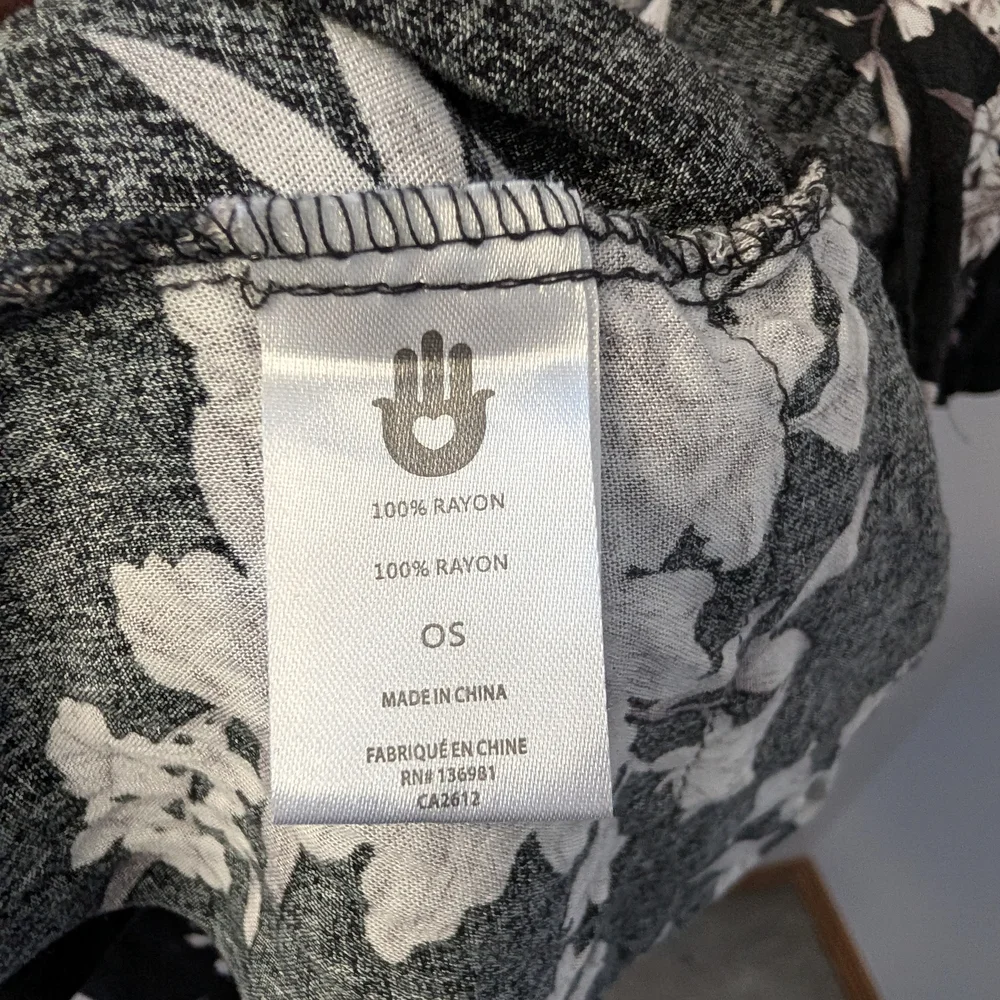 Spiritual Gangster Floral Kimono | One Size | Black &‎ Ivory